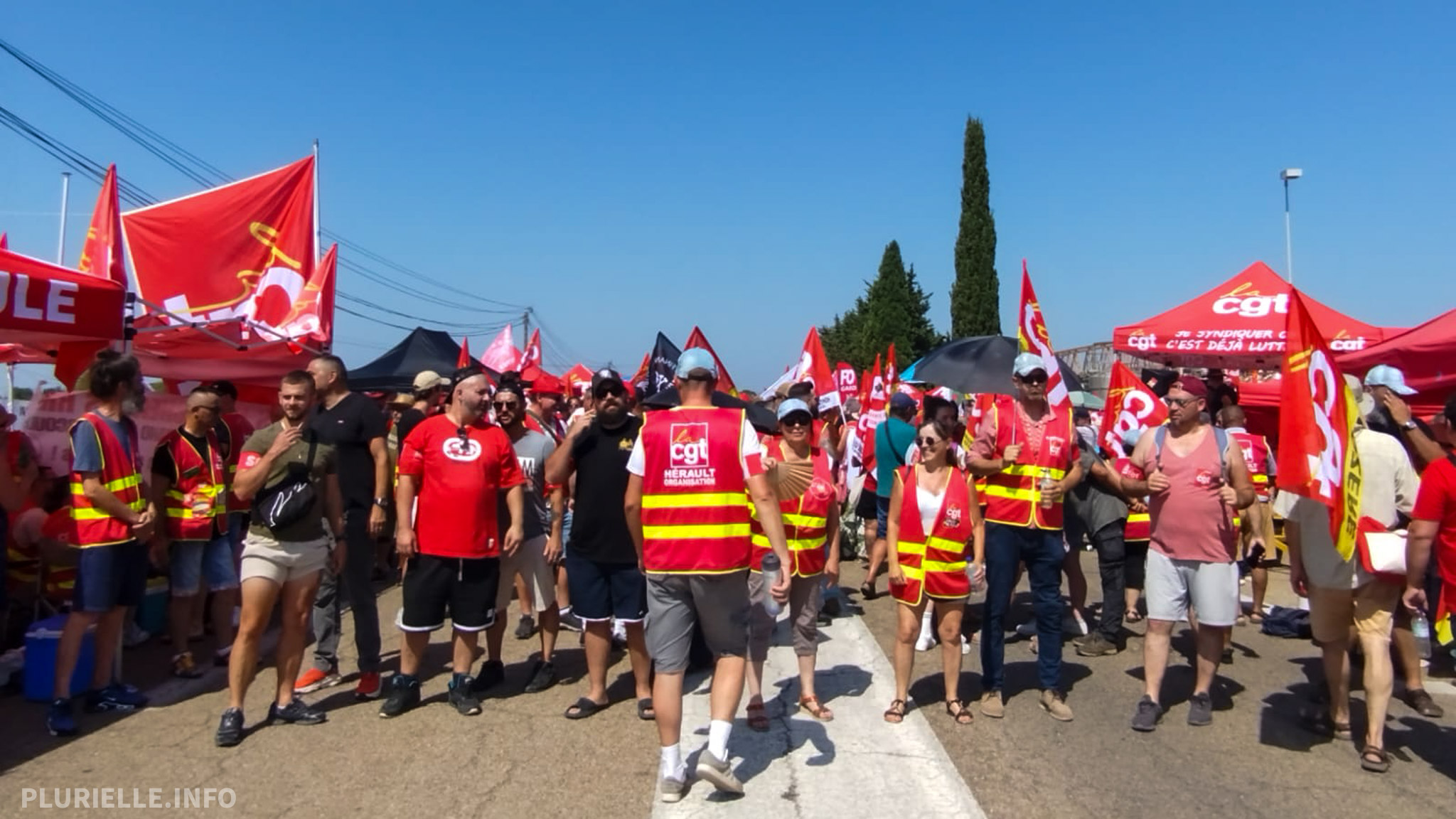 Vergèze, dans le Gard, plus de 3 000 manifestant·es mobilisé·es - Photo - Lise Florès
